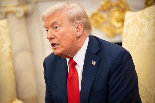 灿星财富 特朗普：俄方应结束冲突而非试射导弹 时机不对取消会晤